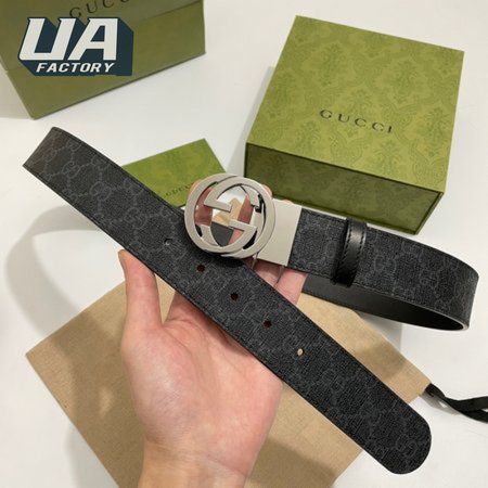 GUCCI GG SUPREME BELT WITH G BUCKLE