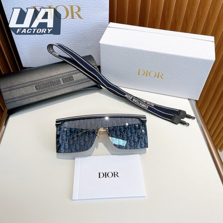 Dior DIORCLUB M1U Sunglasses Navy Blue