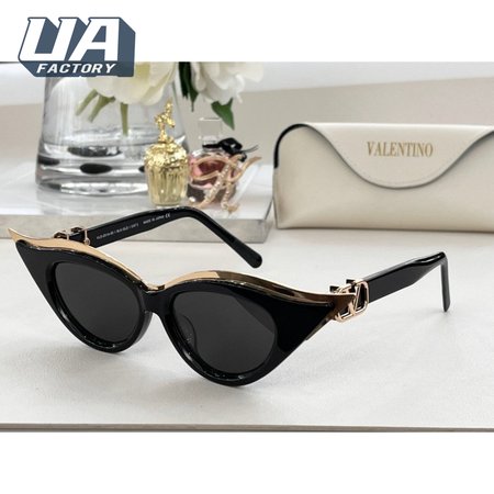 Valentino V Goldcut Ii Acetate & Titanium Cat-Eye Sunglasses In Blk-Gld