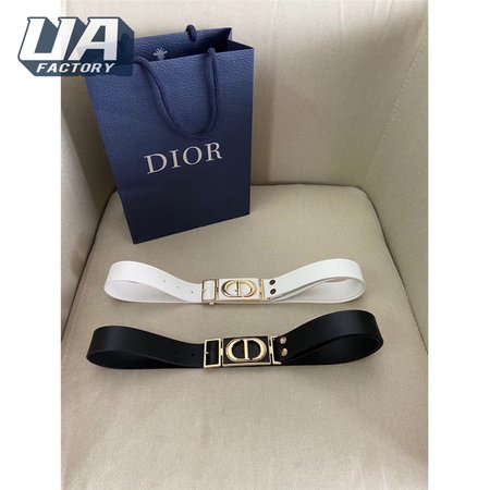 Dior CD 30 Montaigne belt