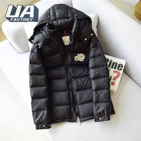 Moncler Down Jacket MC330037